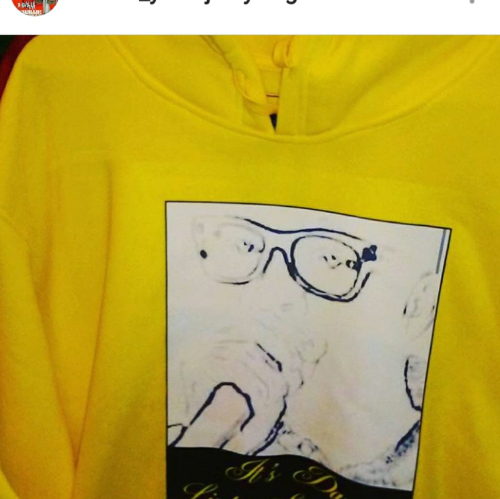 ᔕᗯEᗩT ᔕᕼIᖇTᔕ & ᕼOOᗪ'ᔕ